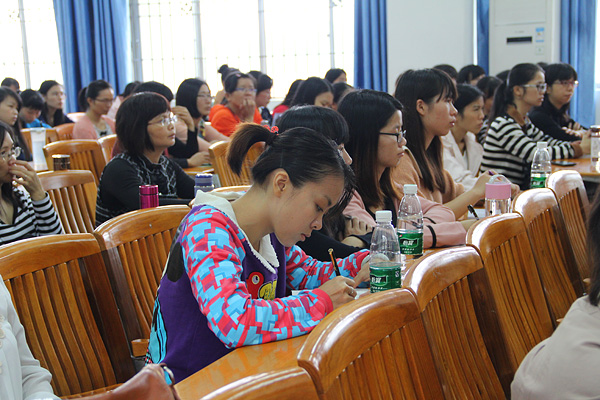 提高英语教学质量 市中小学骨干教师培训班开